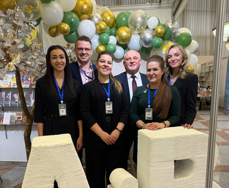 sotrudniki i direktor.jpg sotrudniki i direktor.jpg