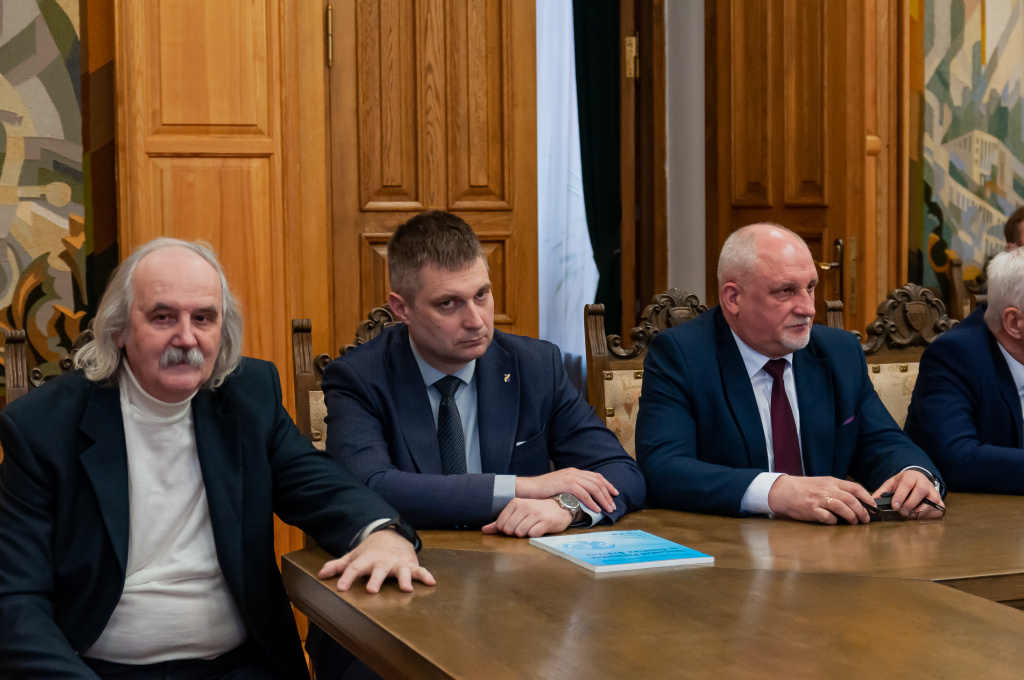 Nelinejnye sistemy 18 aprela 4.jpg Nelinejnye sistemy 18 aprela 4.jpg