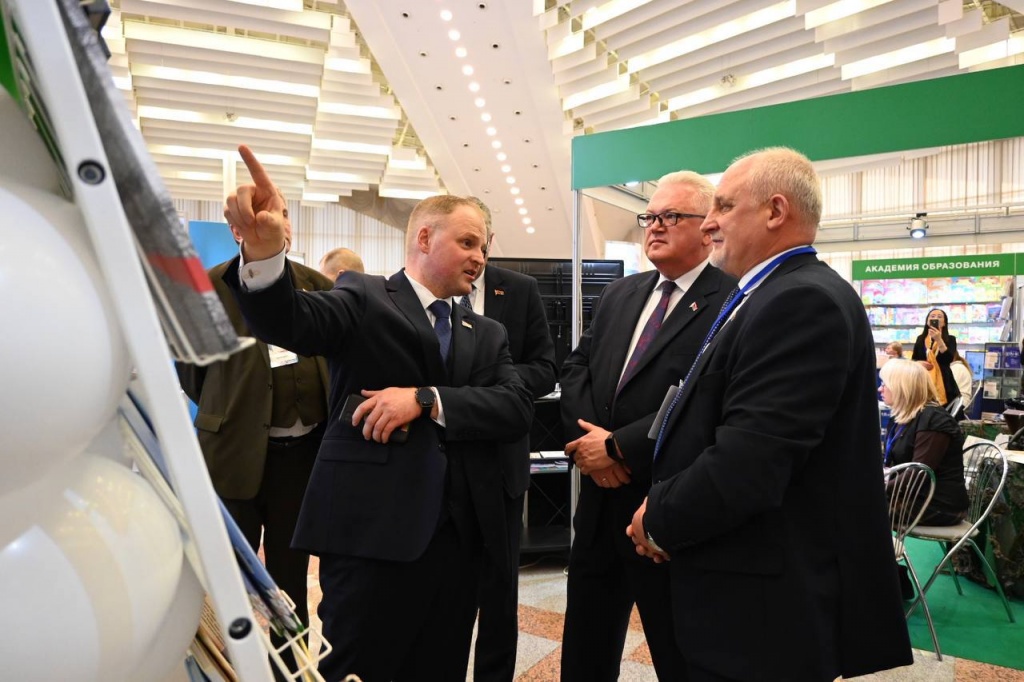 forum2.jpg forum2.jpg